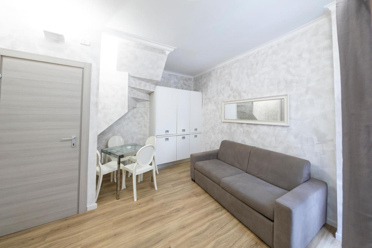 Home Holiday Rome - 2° Floor Bagian luar foto