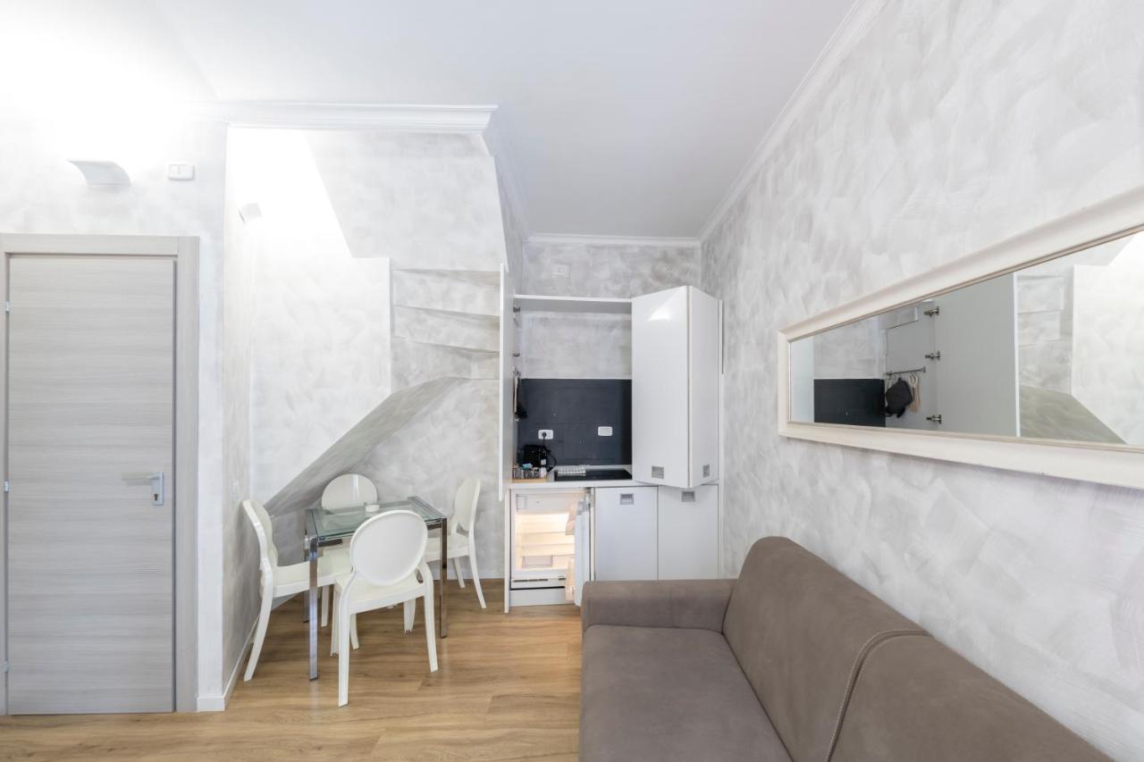 Home Holiday Rome - 2° Floor Bagian luar foto